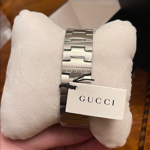 Gucci Watch - Picture 2 of 6